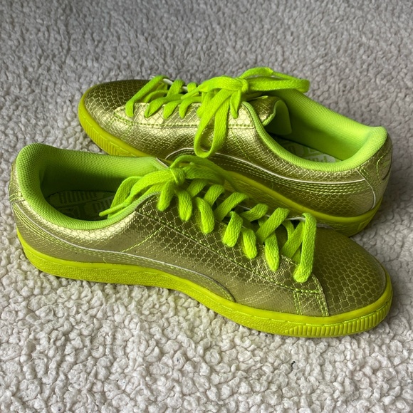 Puma Womens’ Basket Future Minimal Sneaker - Picture 3 of 16